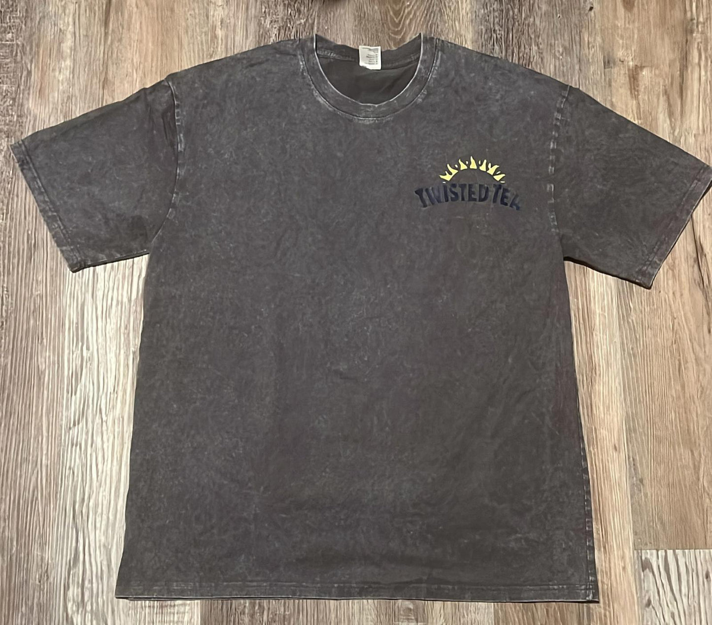 E#667-L-cotton 100%, super soft, super comfy, graphic tee